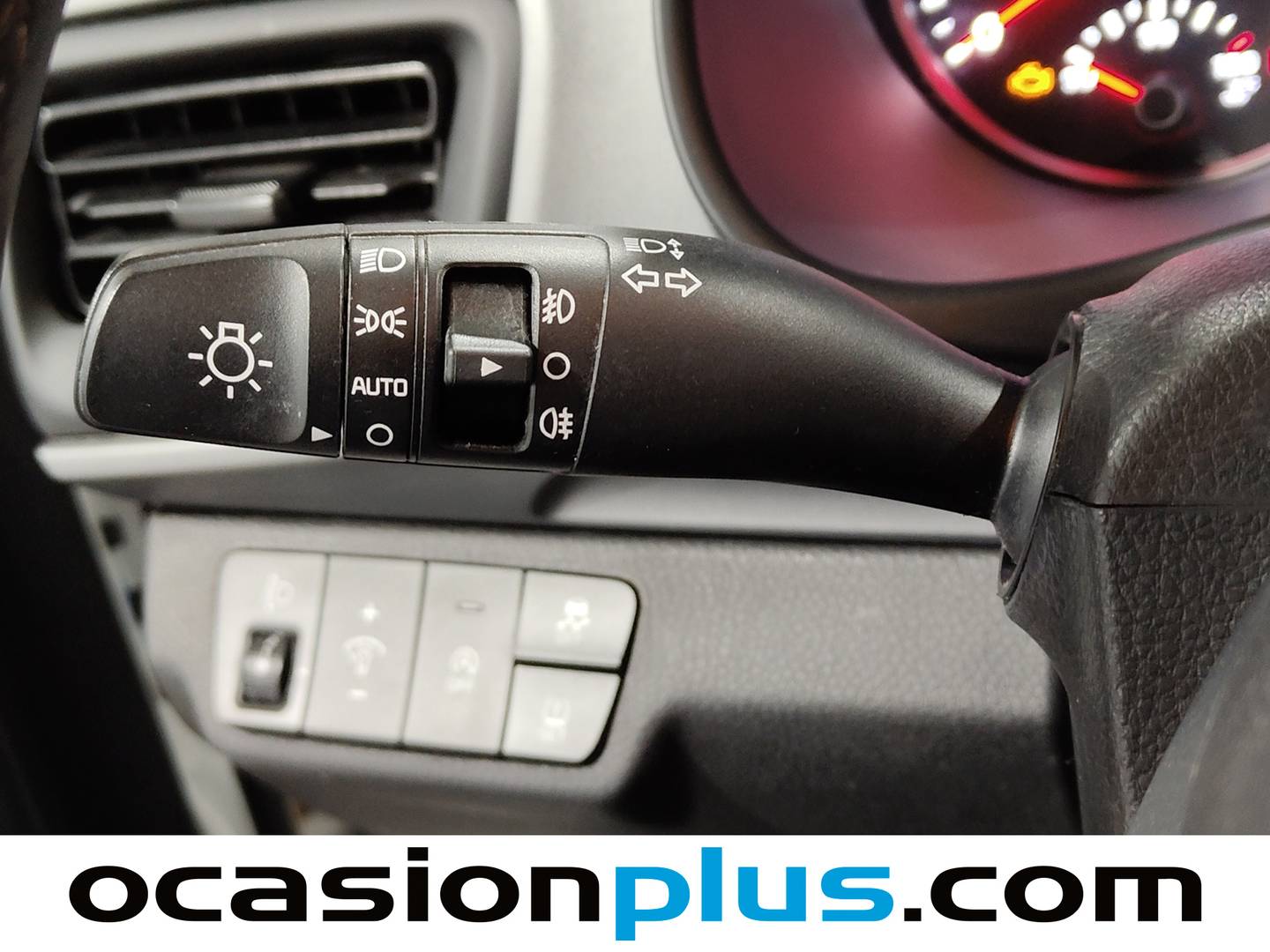 Equipamiento del KIA Stonic KIA Stonic 1.0 T-GDi MHEV iMT Concept (100 CV)