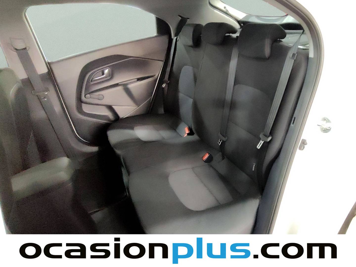 Foto asientos traseros KIA Rio KIA Rio 1.1 CRDi WGT Tech (75 CV)