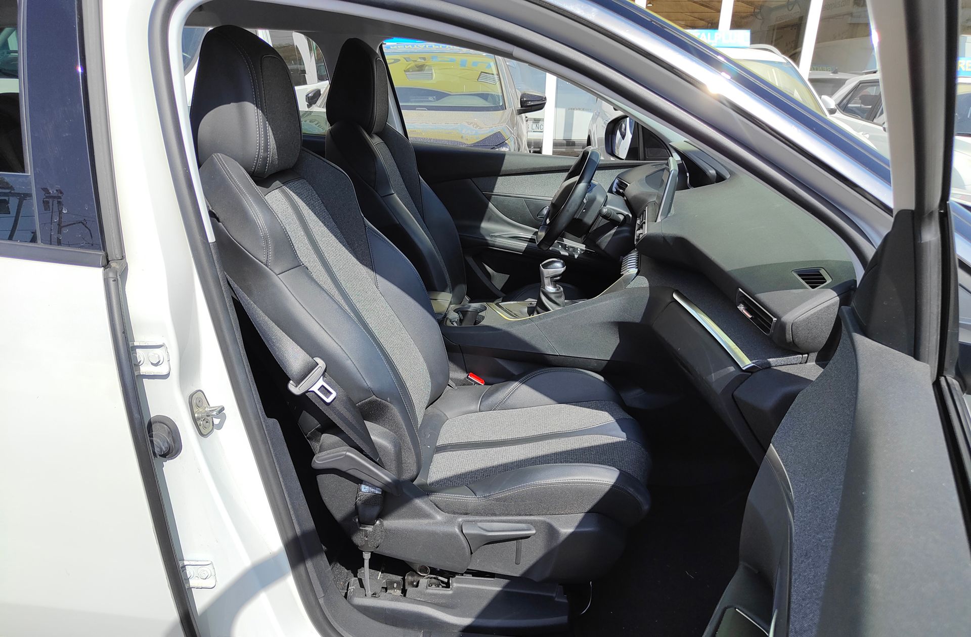 Peugeot 5008 PureTech 130 Allure 7 plazas - foto 20