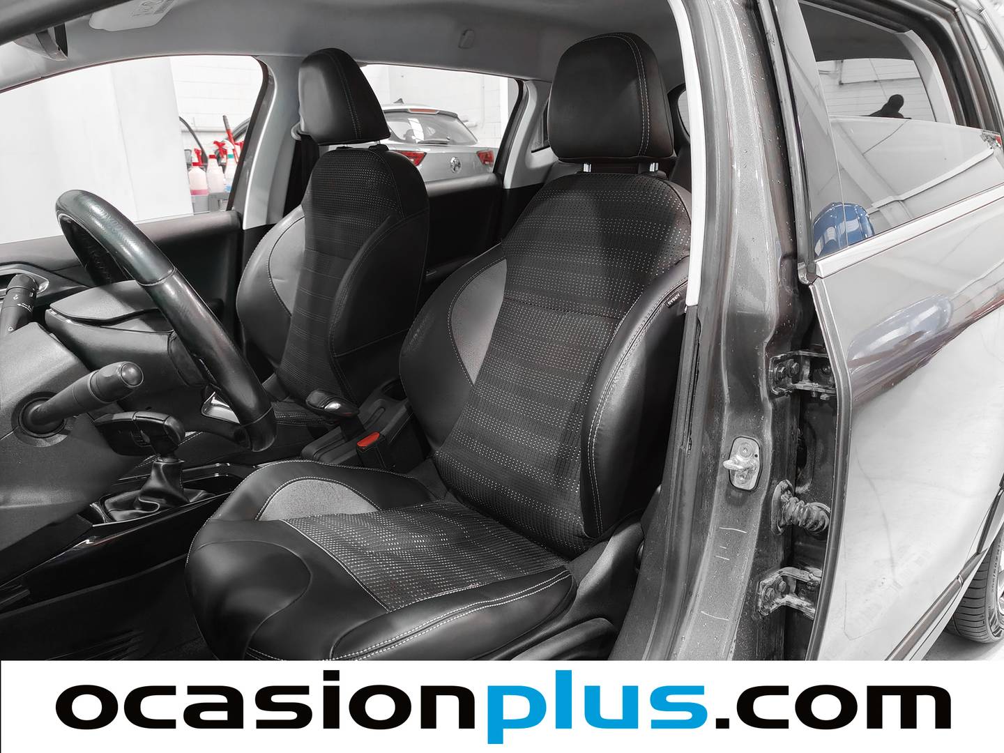 Foto Peugeot 2008 Peugeot 2008 BlueHDi 120 S&S Allure (120 CV)