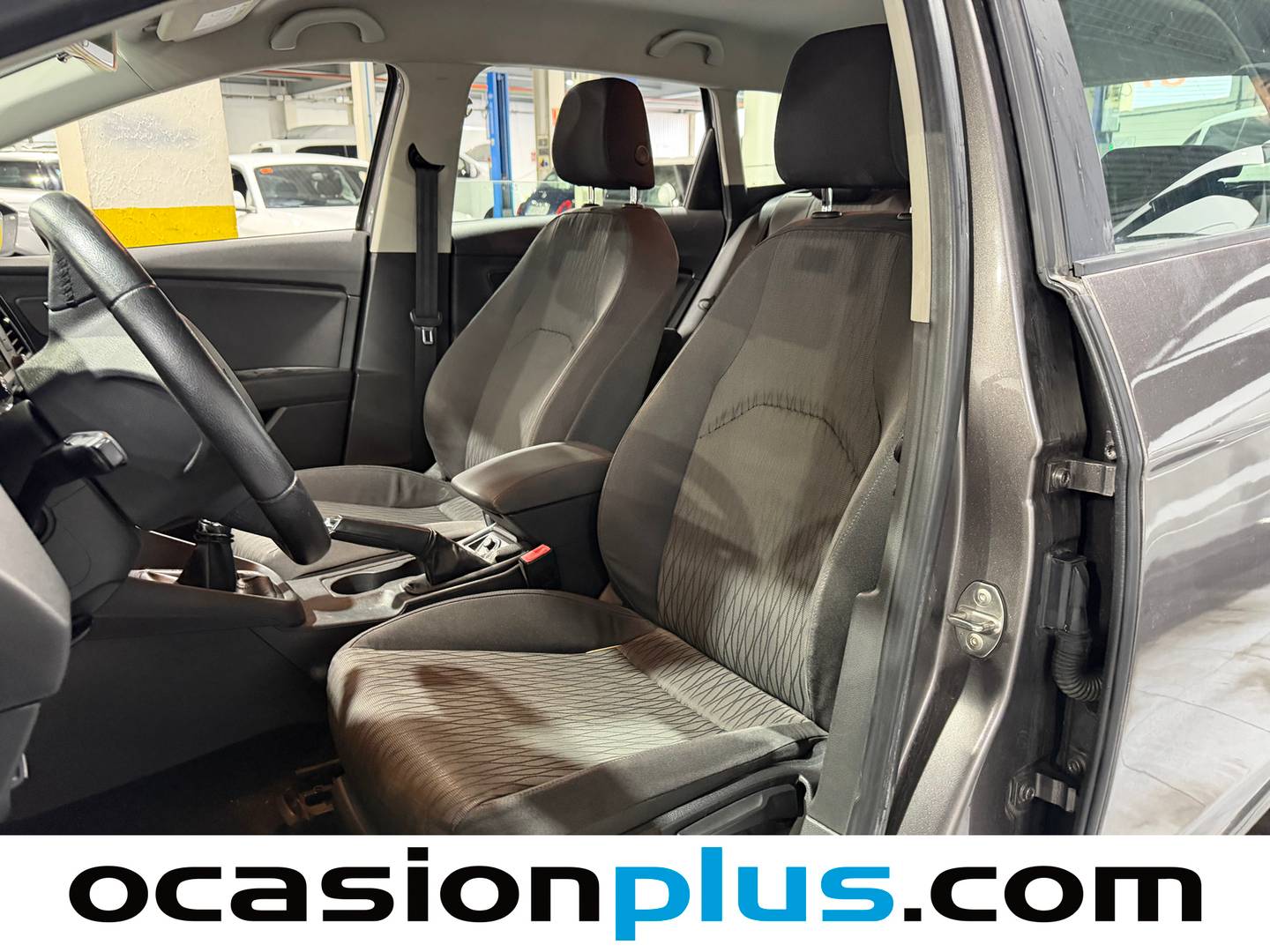 Foto asientos delanteros Seat León SEAT León ST 1.6 TDI S&S Style (105 CV)