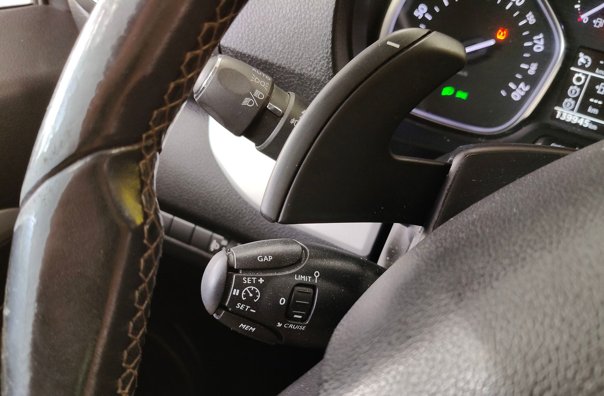 Peugeot Traveller BlueHDi 150 Allure Standard EAT6 7 plazas - foto 30