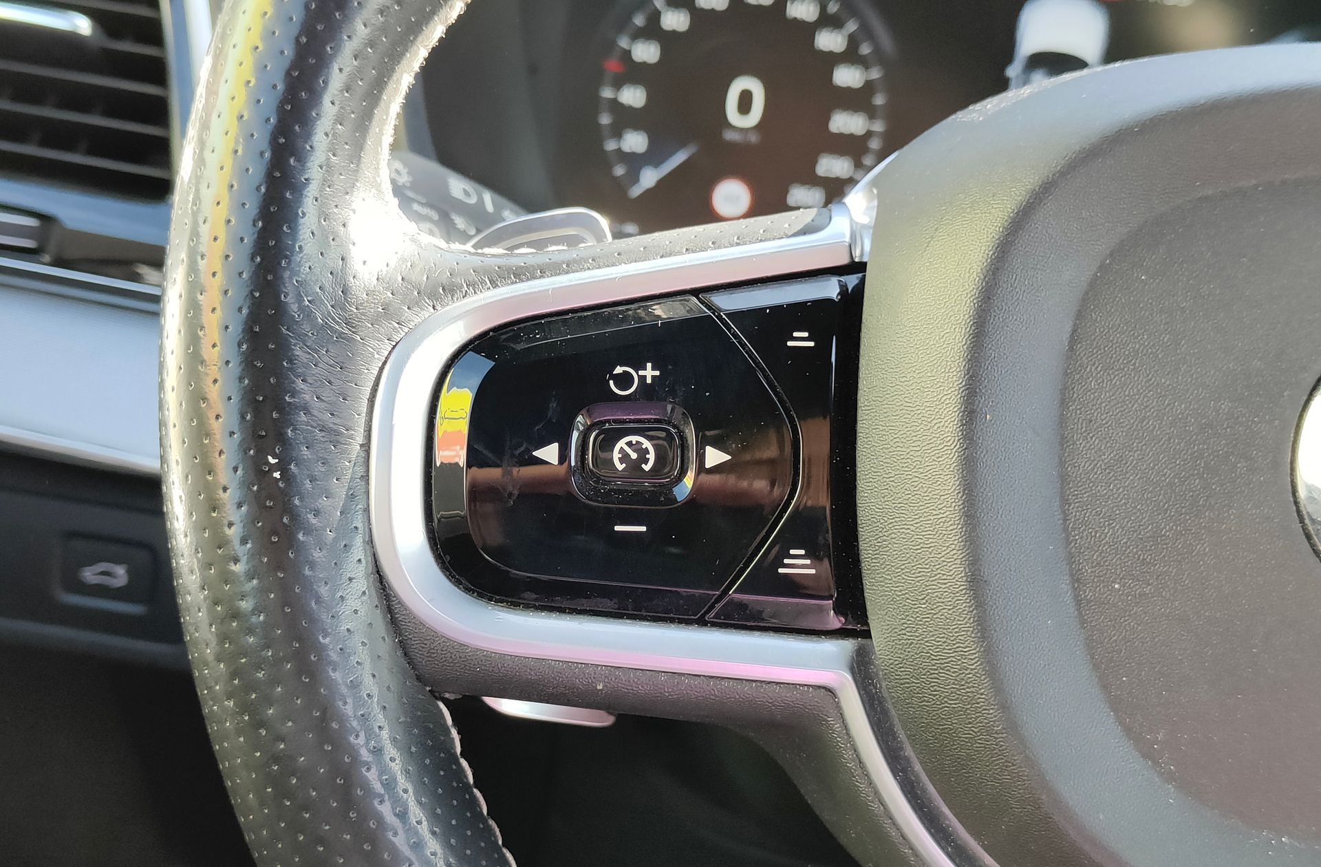 Volvo XC90 D5 R-Design AWD 7 plazas - foto 32