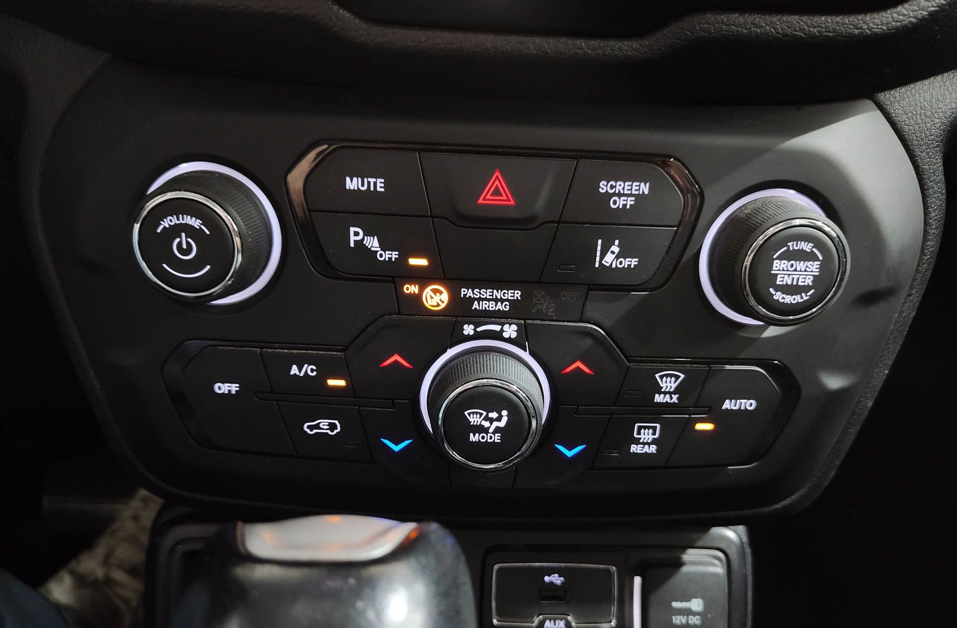 Jeep Renegade 1.3G Limited 4x2 Ddct - foto 31