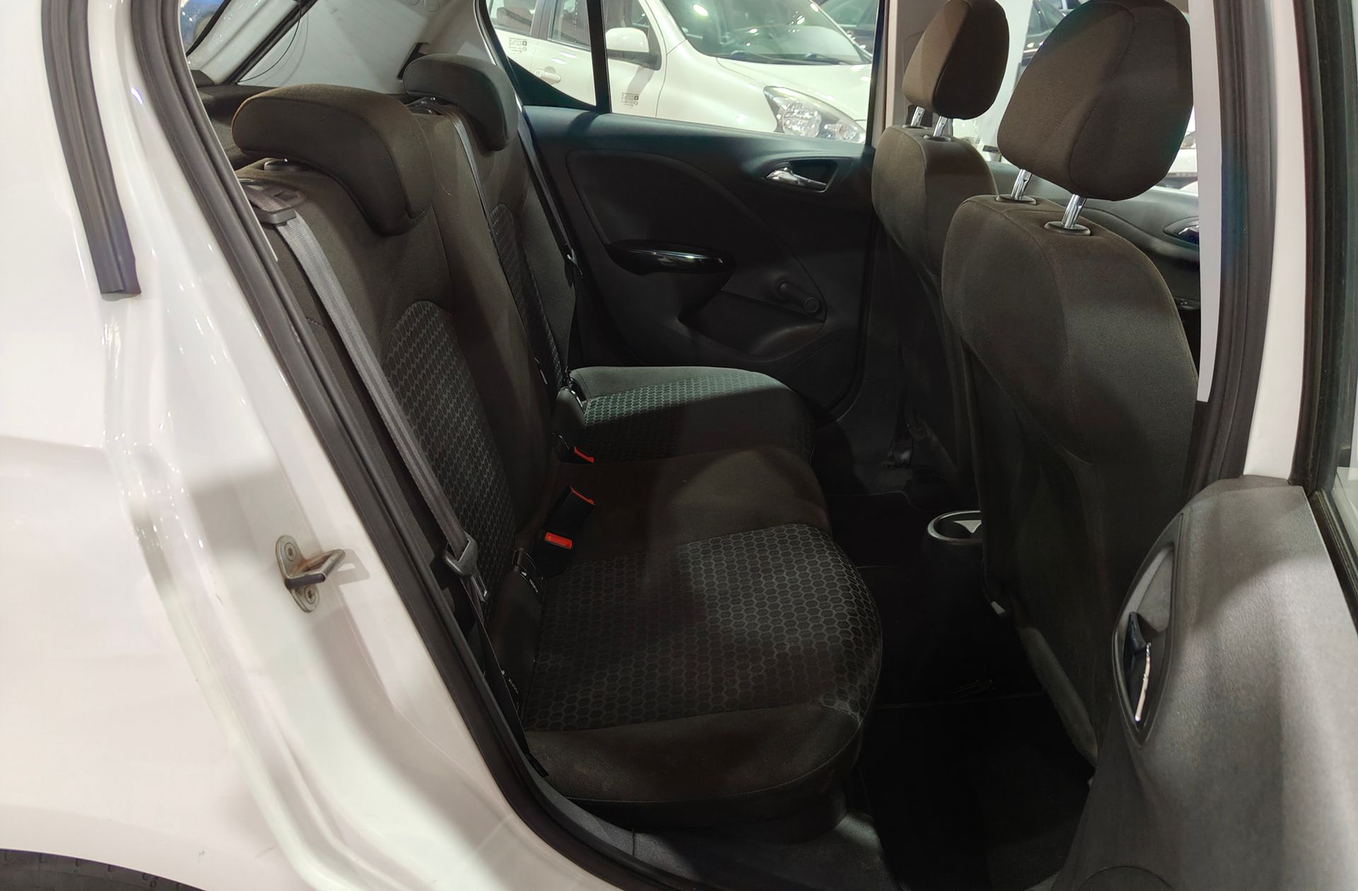 Opel Corsa 1.4 Expression - foto 13