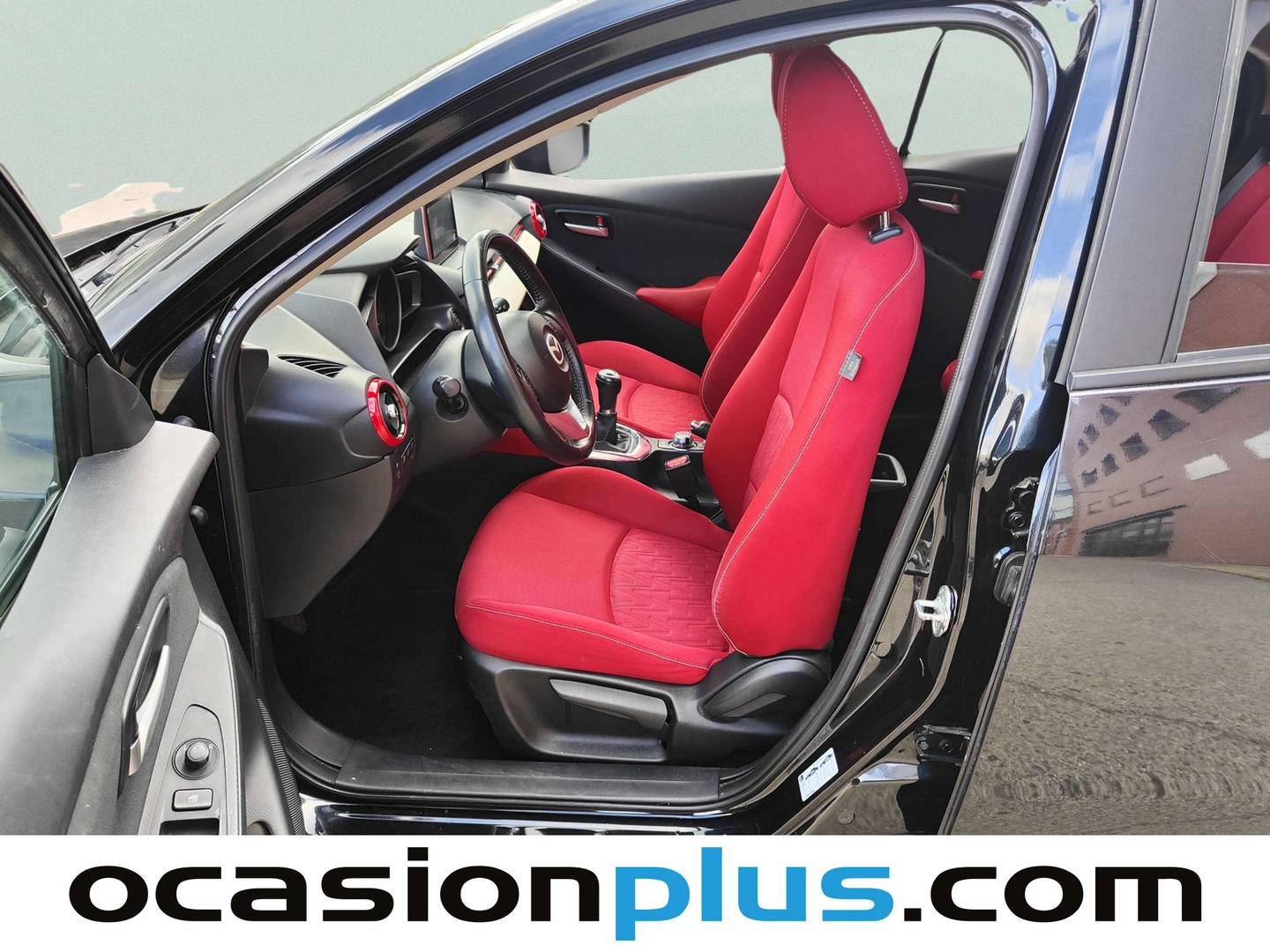 Foto Mazda Mazda2 Mazda Mazda 2 1.5 GE Style+ Confort Red (90 CV)