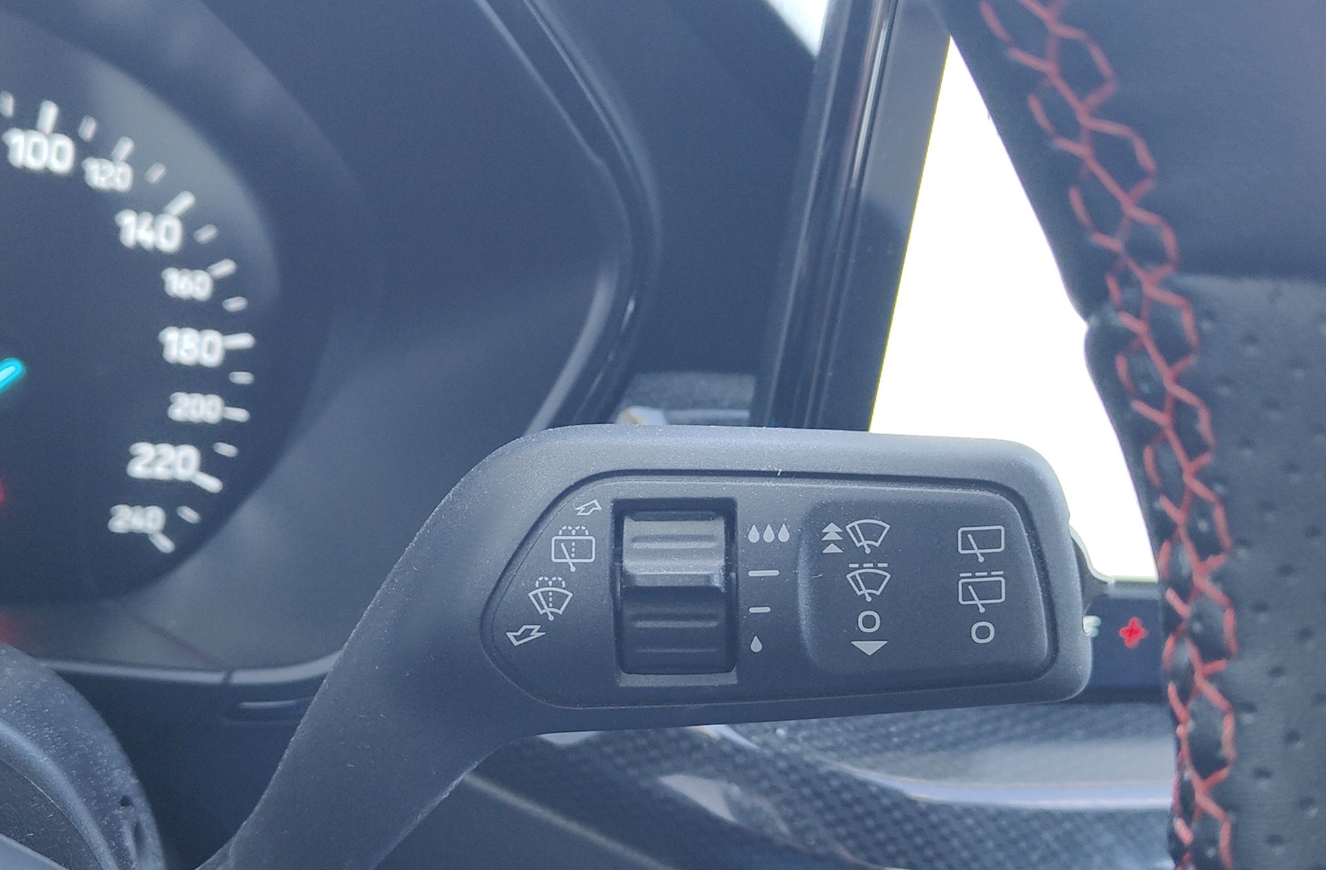 Ford Focus 1.0 EcoBoost MHEV ST-Line - foto 27