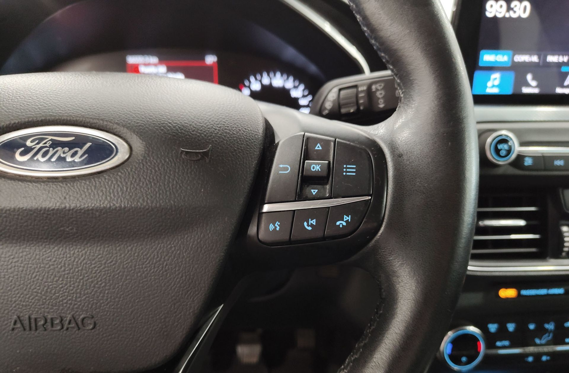 Ford Focus 1.0 EcoBoost Active - foto 26