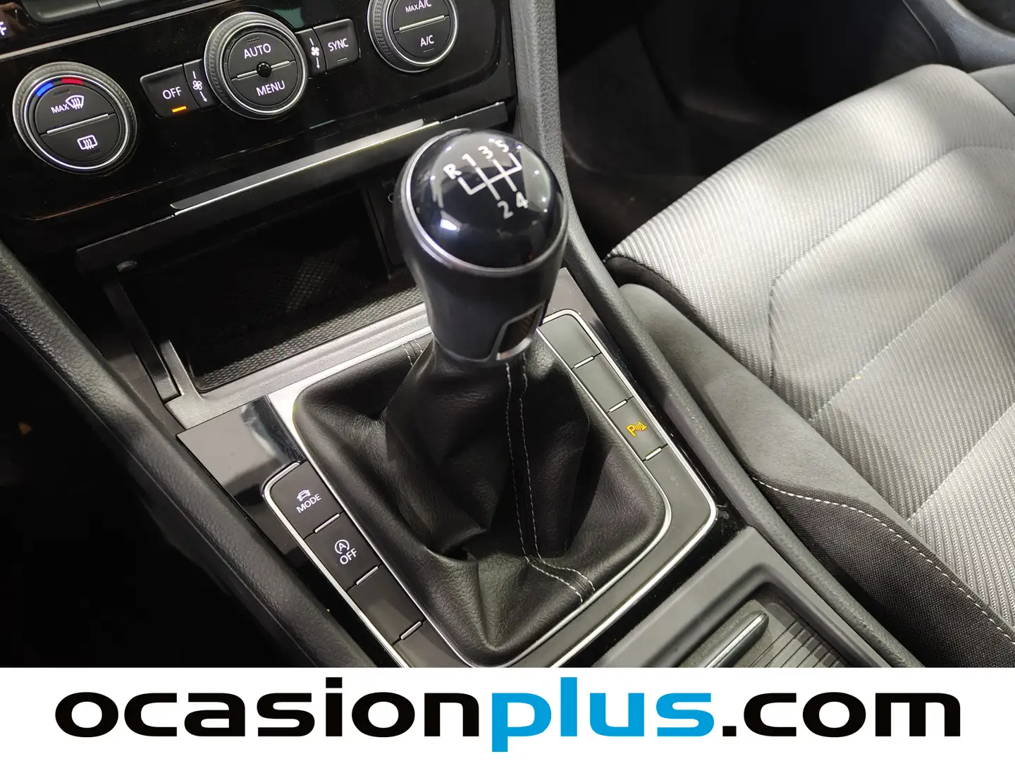 Foto Volkswagen Golf Volkswagen Golf Sport 1.6 TDI BMT (110 CV) Pack R-Line