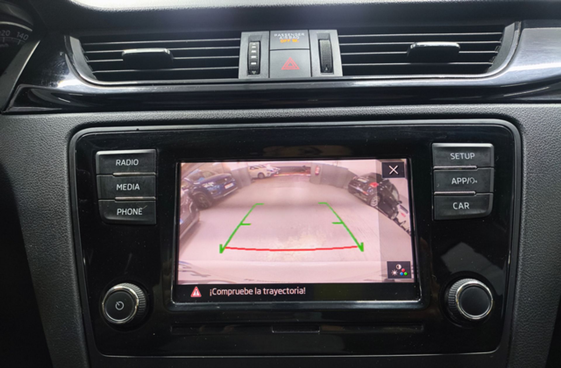Škoda Spaceback 1.4 TSI Like DSG - foto 7