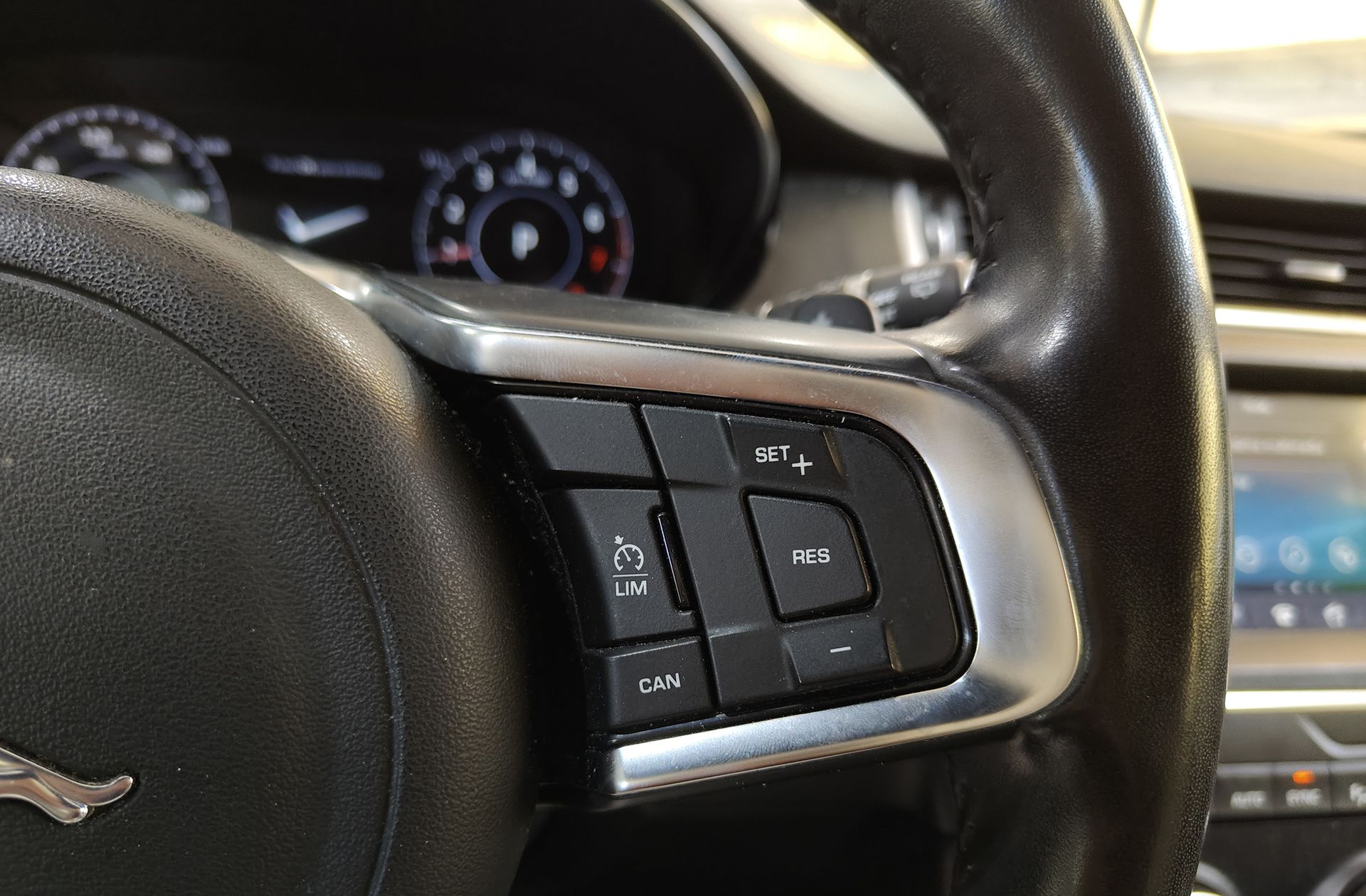 Jaguar E-Pace 2. R-Dynamic SE 4WD - foto 27