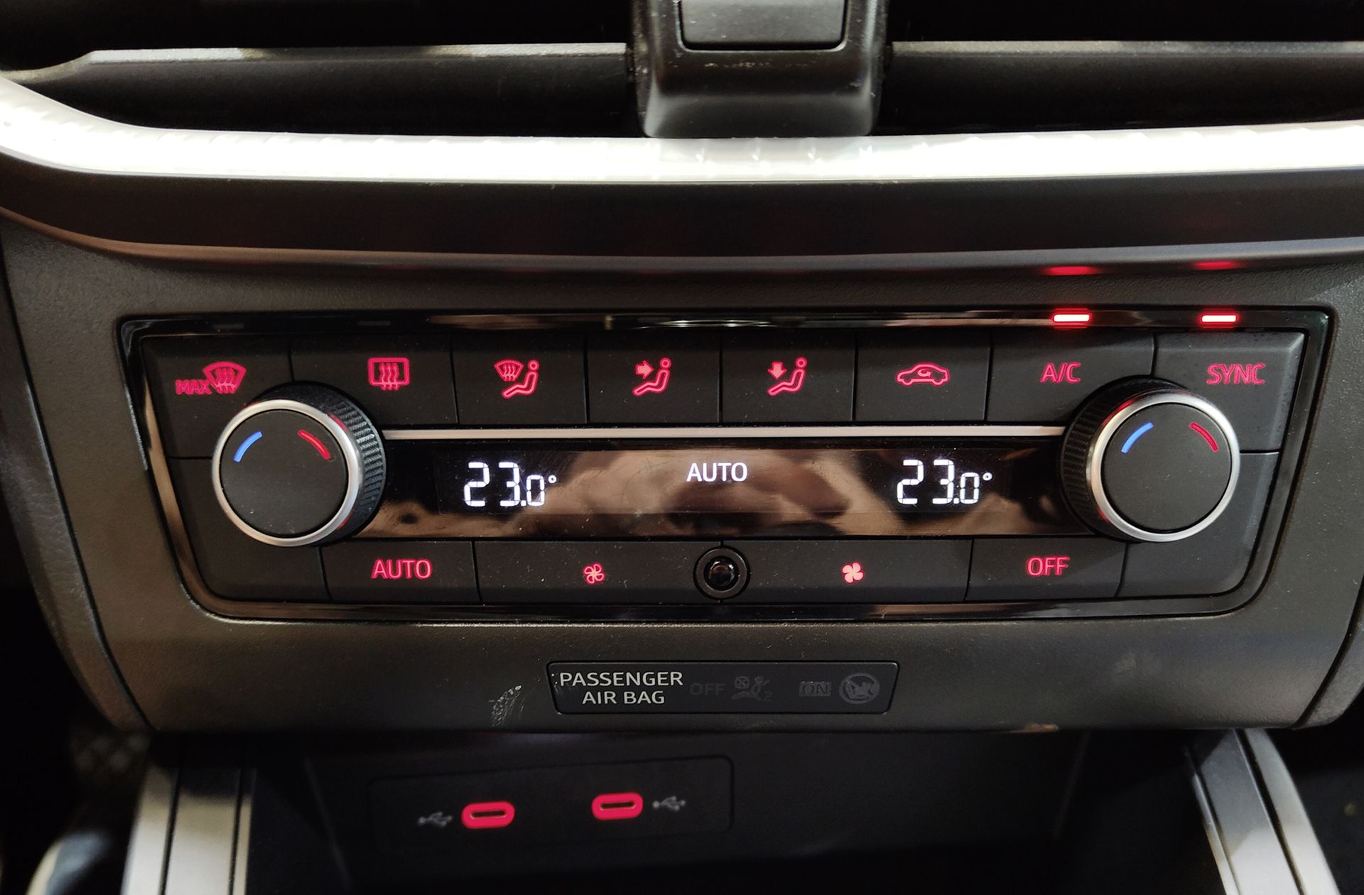 SEAT Arona 1.0 TSI FR - foto 29