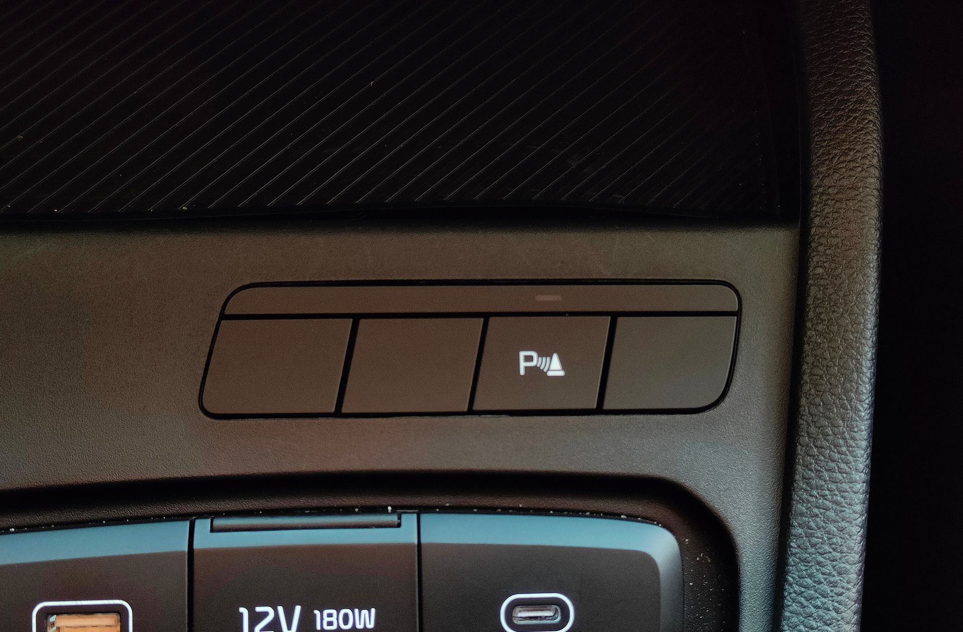 Kia Stonic 1.0 T-GDi MHEV Concept - foto 28