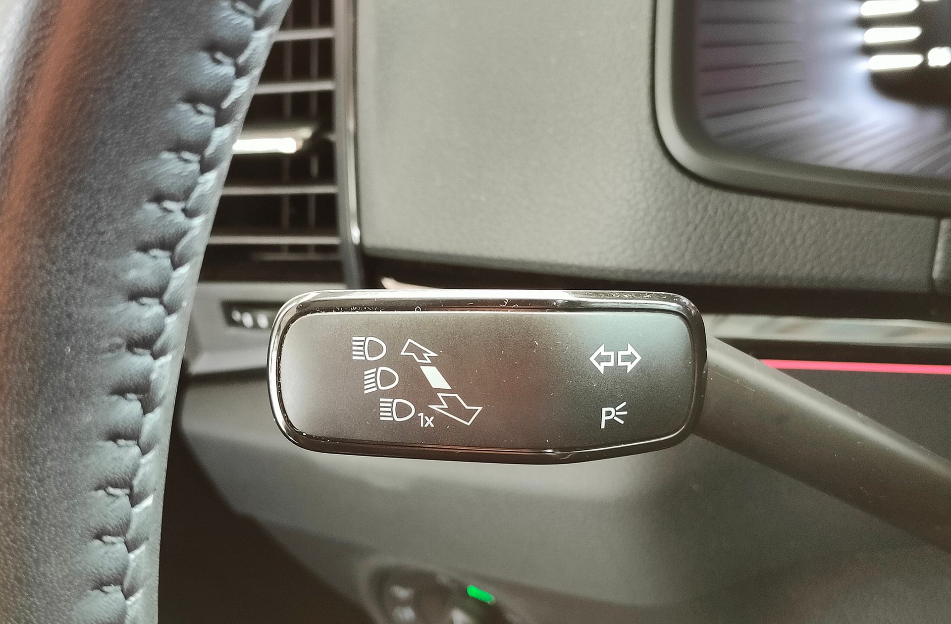 Škoda Karoq 1.5 TSI ACT Sportline DSG - foto 25