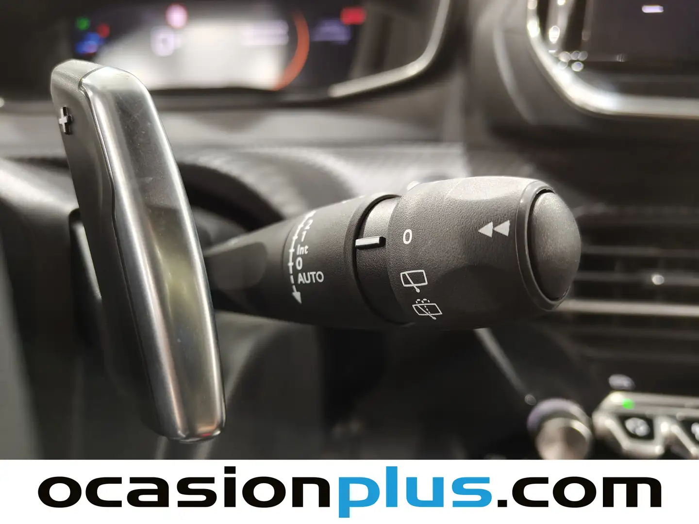 Foto Peugeot 2008 Peugeot 2008 Allure Hybrid eDCS6 (136 CV)