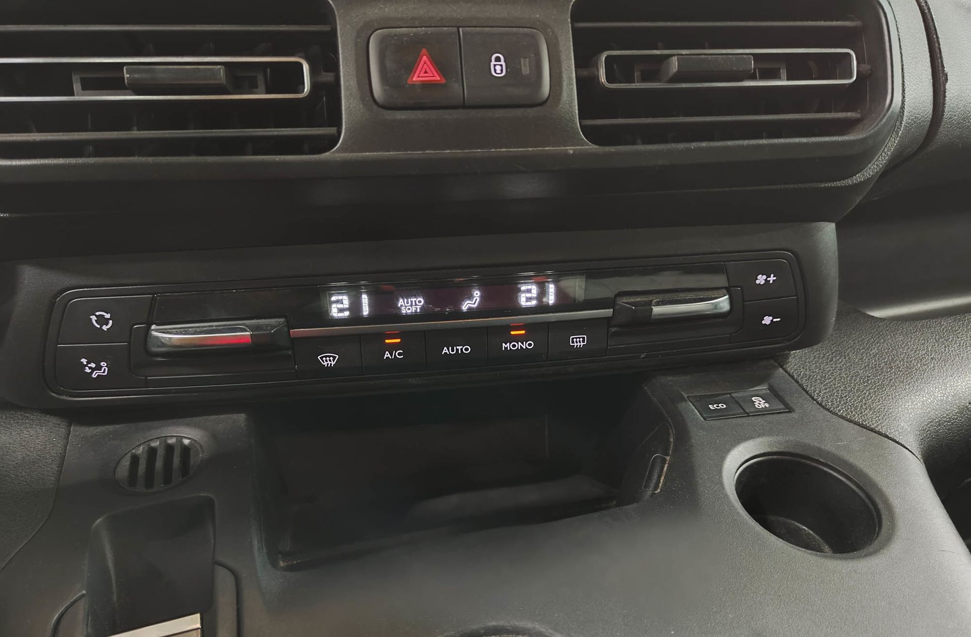 Citroën Berlingo BlueHDi 130 Talla XL Shine EAT8 7 plazas - foto 31