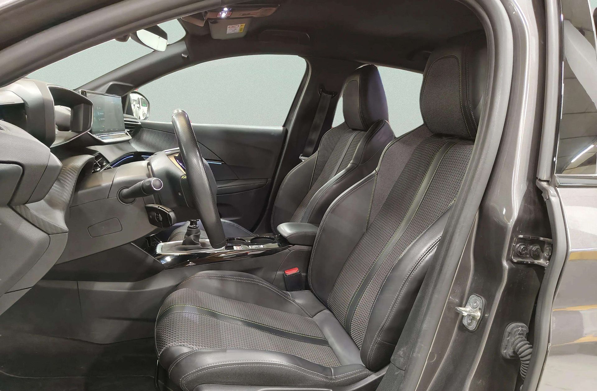 Peugeot 208 BlueHDi 100 GT - foto 13