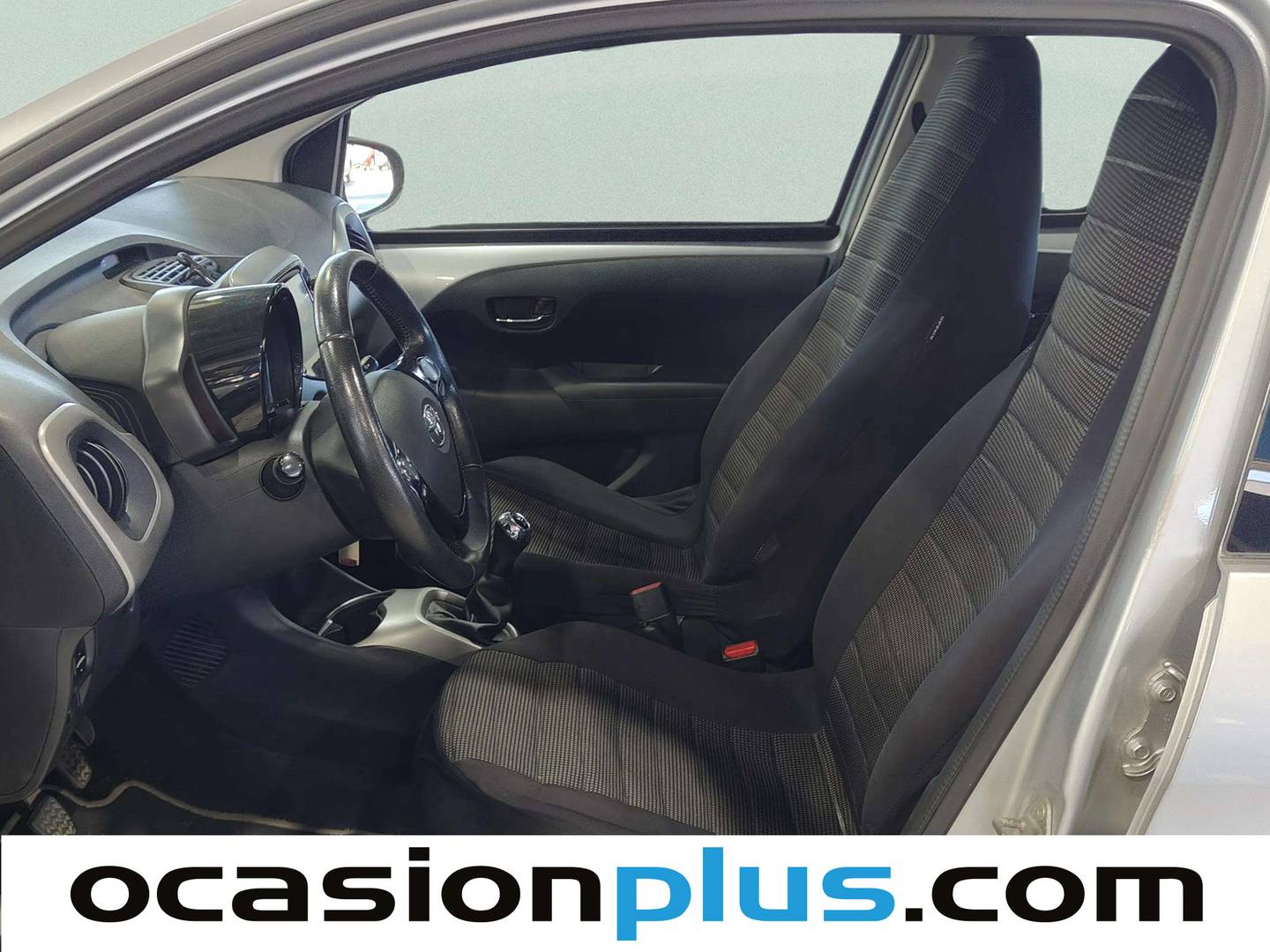 Foto asientos delanteros Toyota Aygo Toyota Aygo 1.0 70 x-play (69 CV)