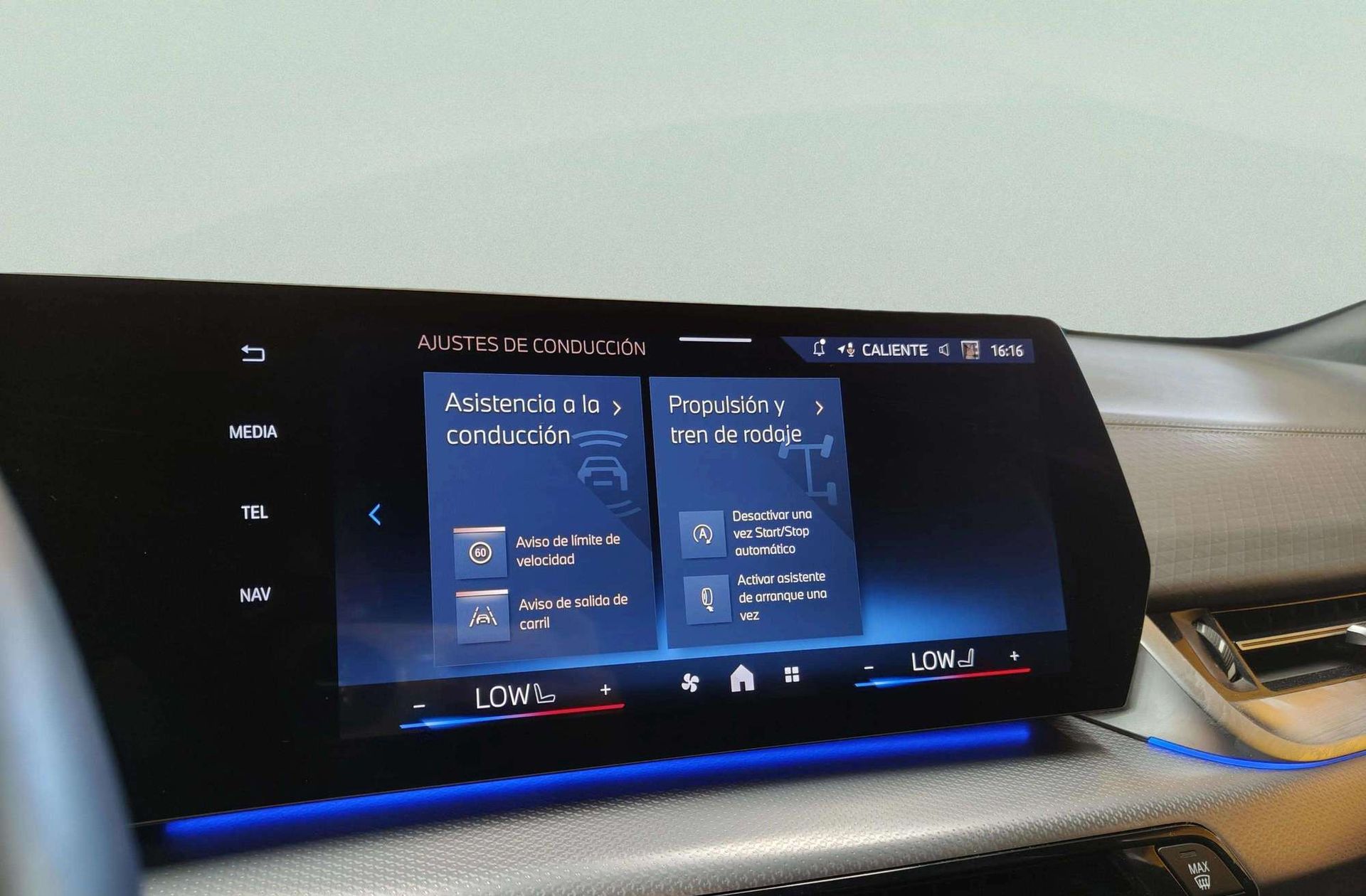 BMW X2 sDrive18d Pack M - foto 17