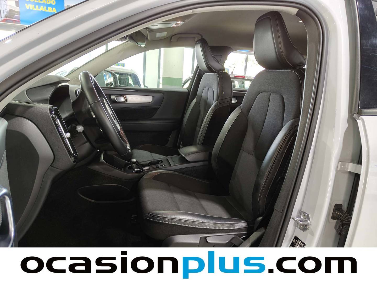 Foto Volvo XC40 Volvo XC40 D3 Momentum Pro Auto (150 CV)