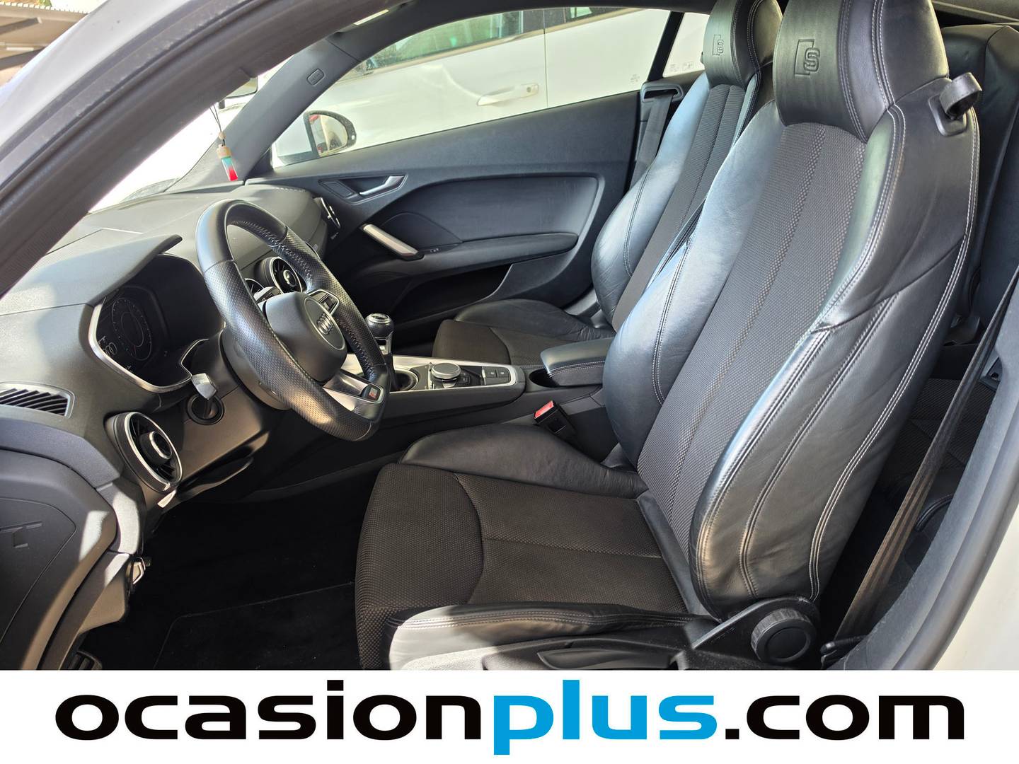 Foto asientos delanteros Audi TT AUDI TT S line edition 1.8 TFSI Coupé 132 kW (180 CV)