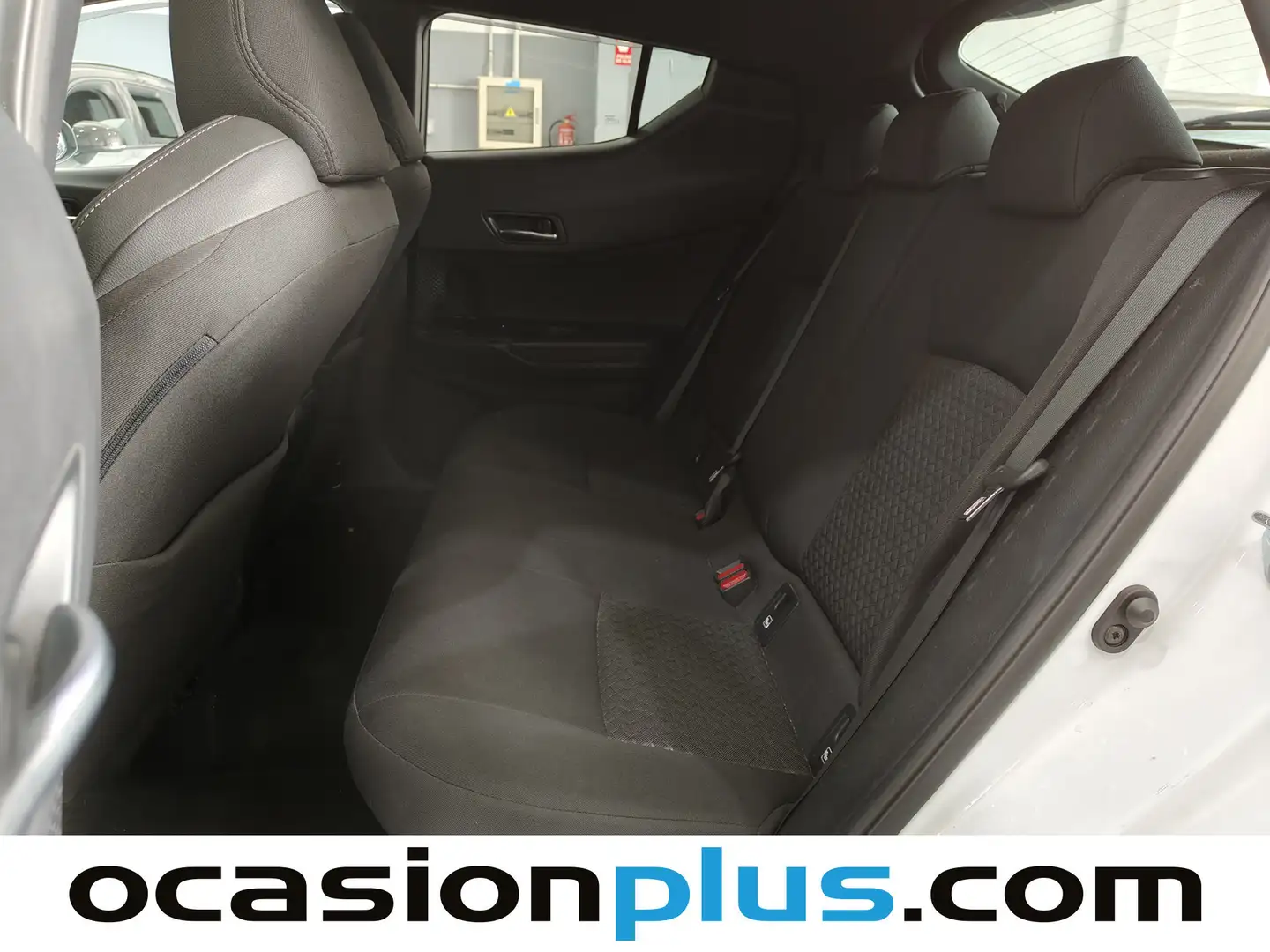 Foto Toyota C-HR Toyota C-HR 1.8 125H Advance (122 CV)