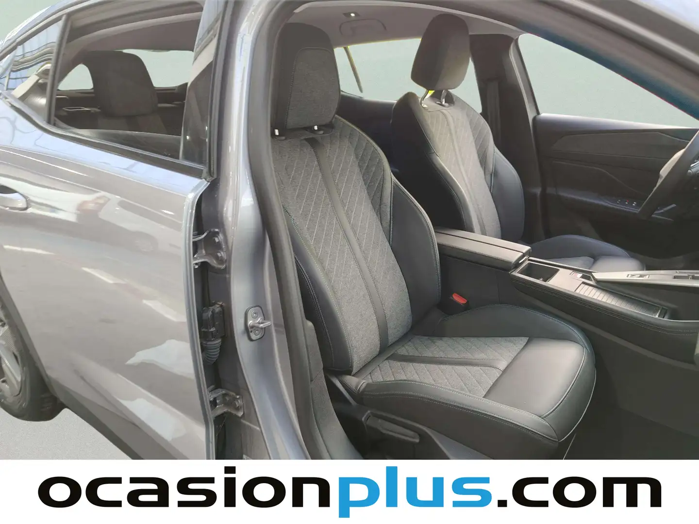 Foto Peugeot 408 Peugeot 408 Allure PHEV 180 e-EAT8 (181 CV)