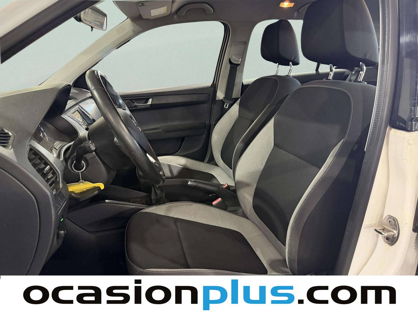 Foto asientos delanteros Skoda Fabia Skoda Fabia 1.4 TDI Ambition (75 CV)