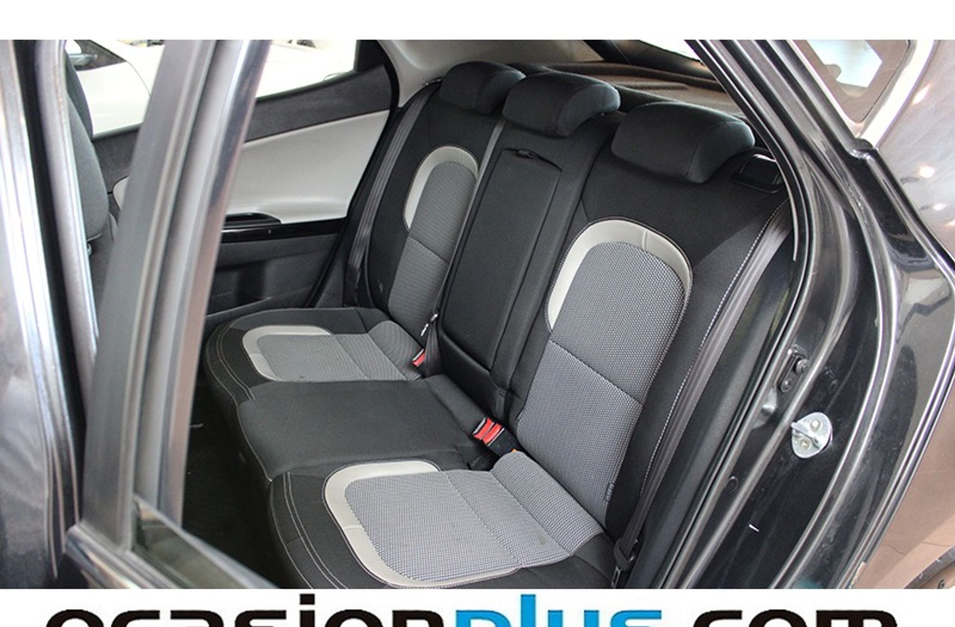 Kia Ceed 1.6 CRDi VGT GT Line DCT - foto 13