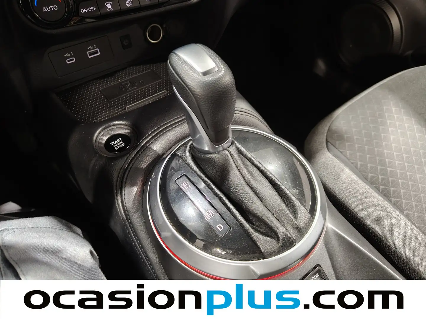 Foto Nissan JUKE Nissan Juke DIG-T N-Connecta 4x2 DCT (114 CV)