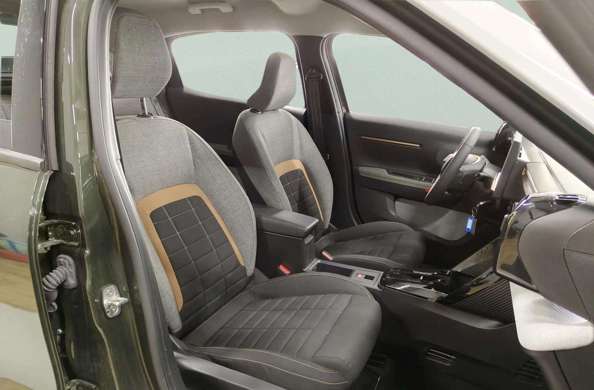 Citroën C3 Aircross Hybrid 145 Plus e-DCS6 - foto 18