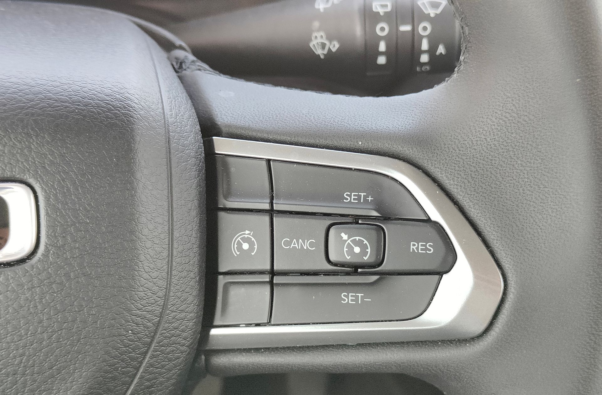 Jeep Renegade eHybrid 1.5 Limited ATX - foto 28