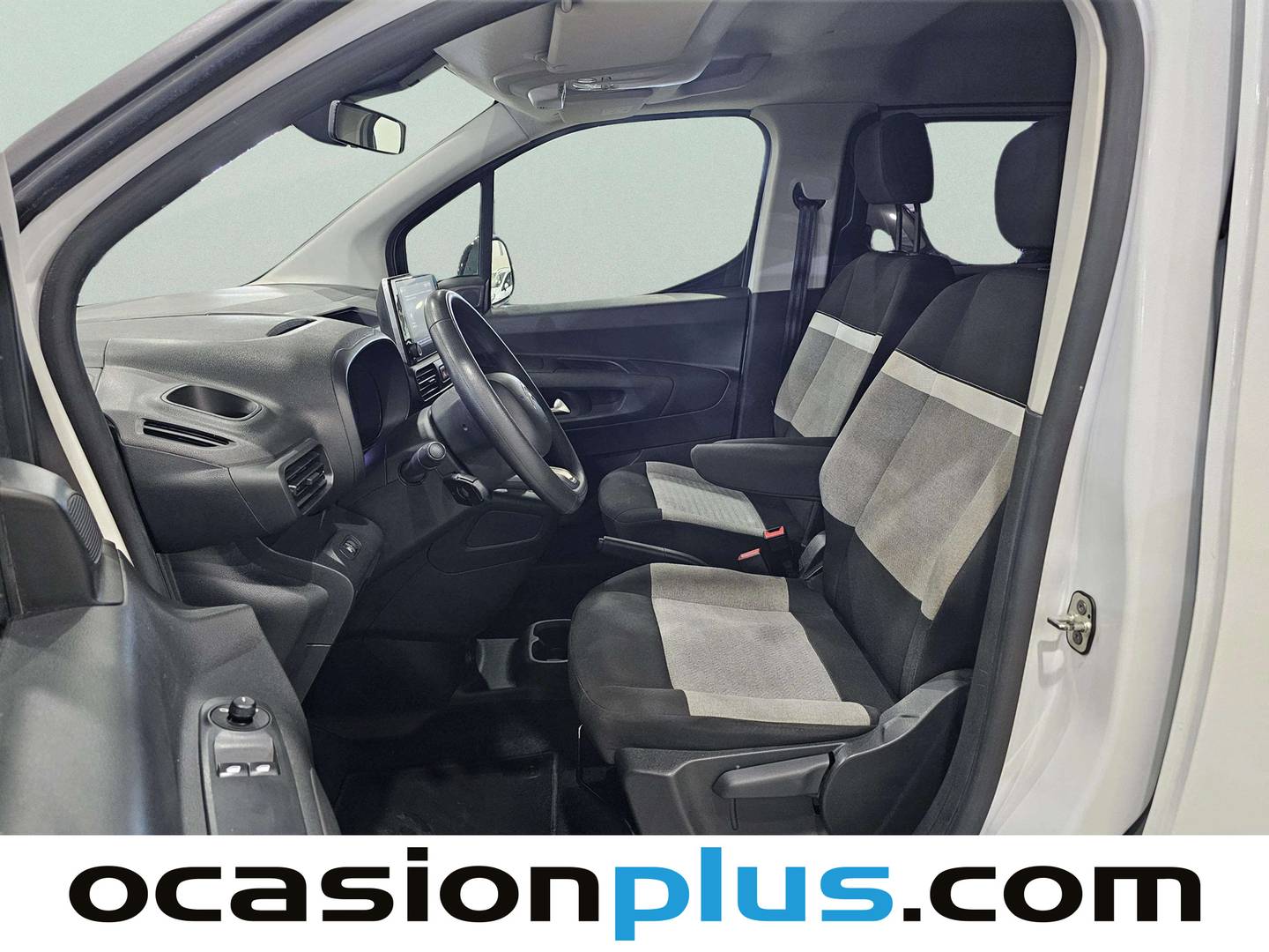 Foto asientos delanteros Citroën Berlingo Citroën Berlingo Combi BlueHDi 100 Talla M Feel (102 CV)