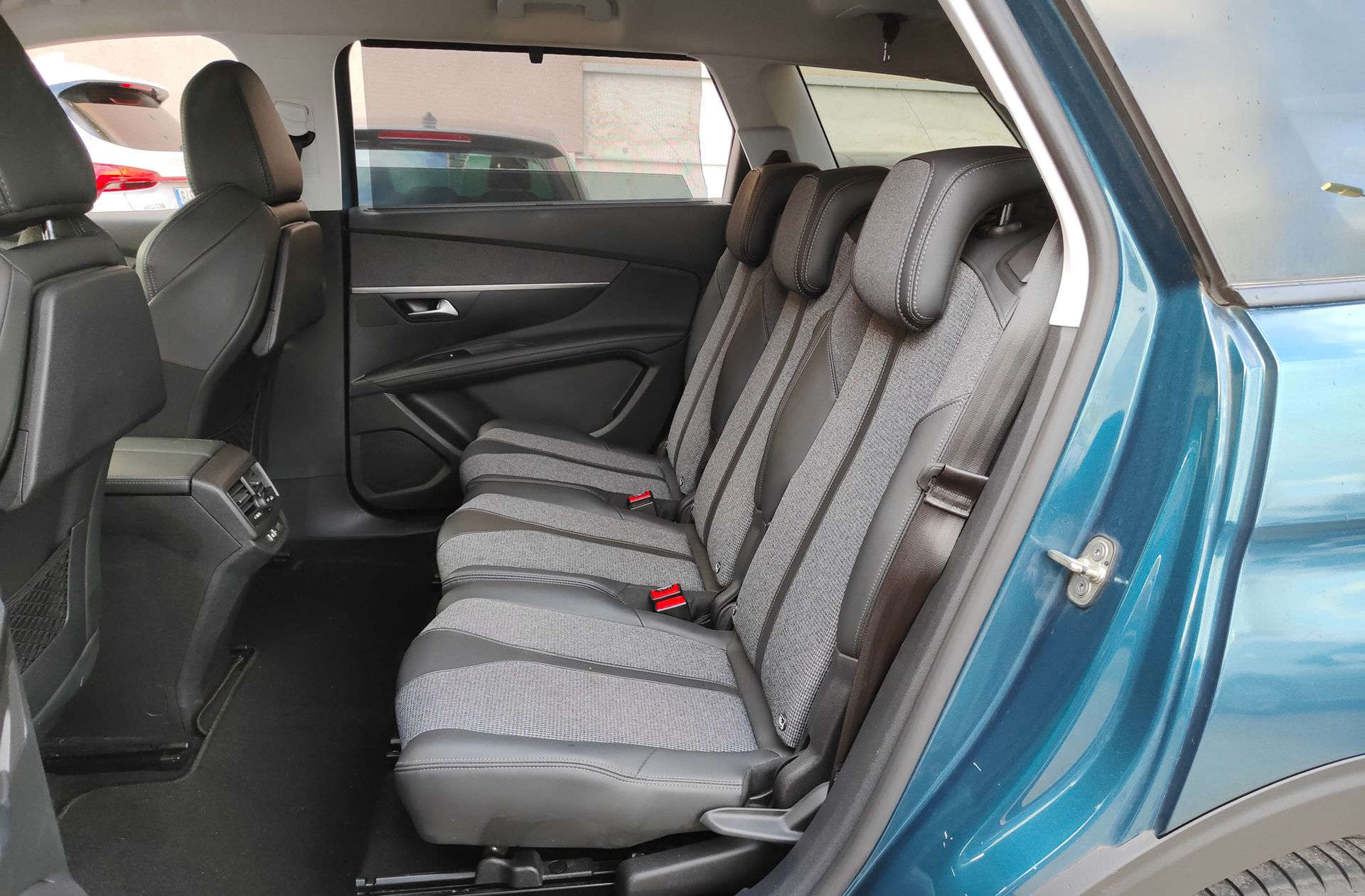 Peugeot 5008 BlueHDi 130 Allure EAT8 7 plazas - foto 11