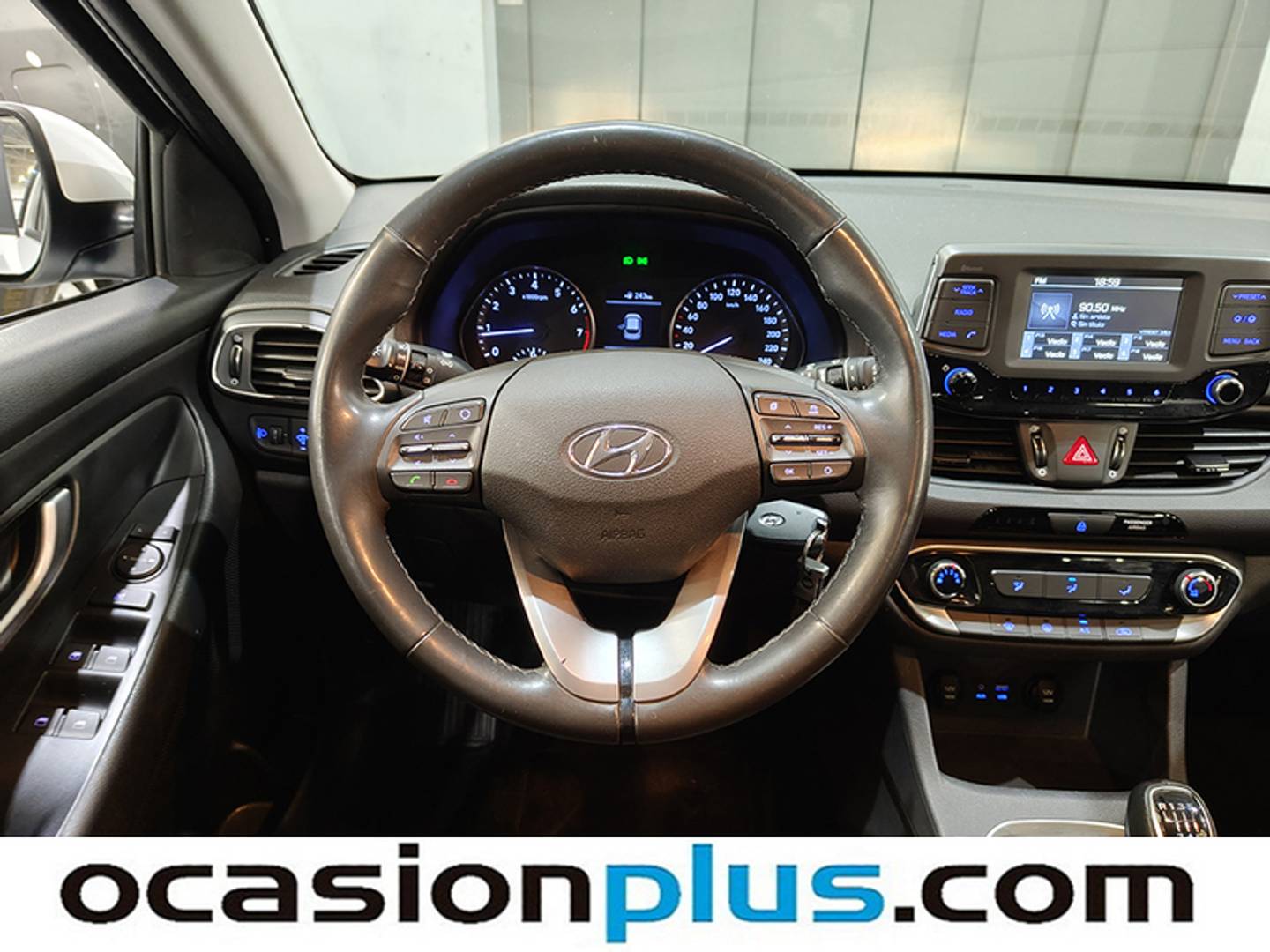 Foto Hyundai i30 Hyundai i30 1.4 MPI Essence (100 CV)