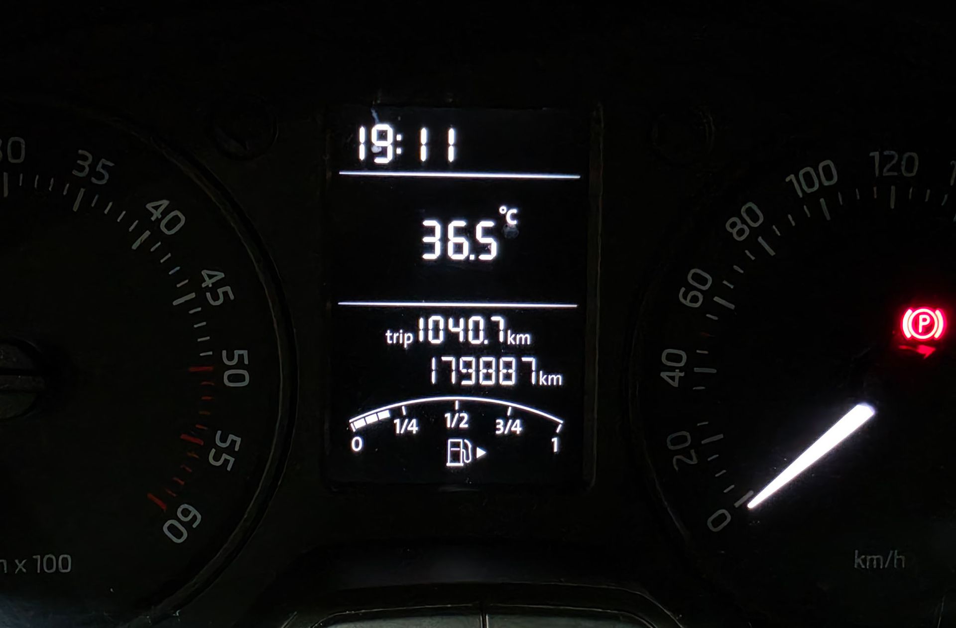 Škoda Spaceback 1.6 TDI Active Green TEC - foto 7