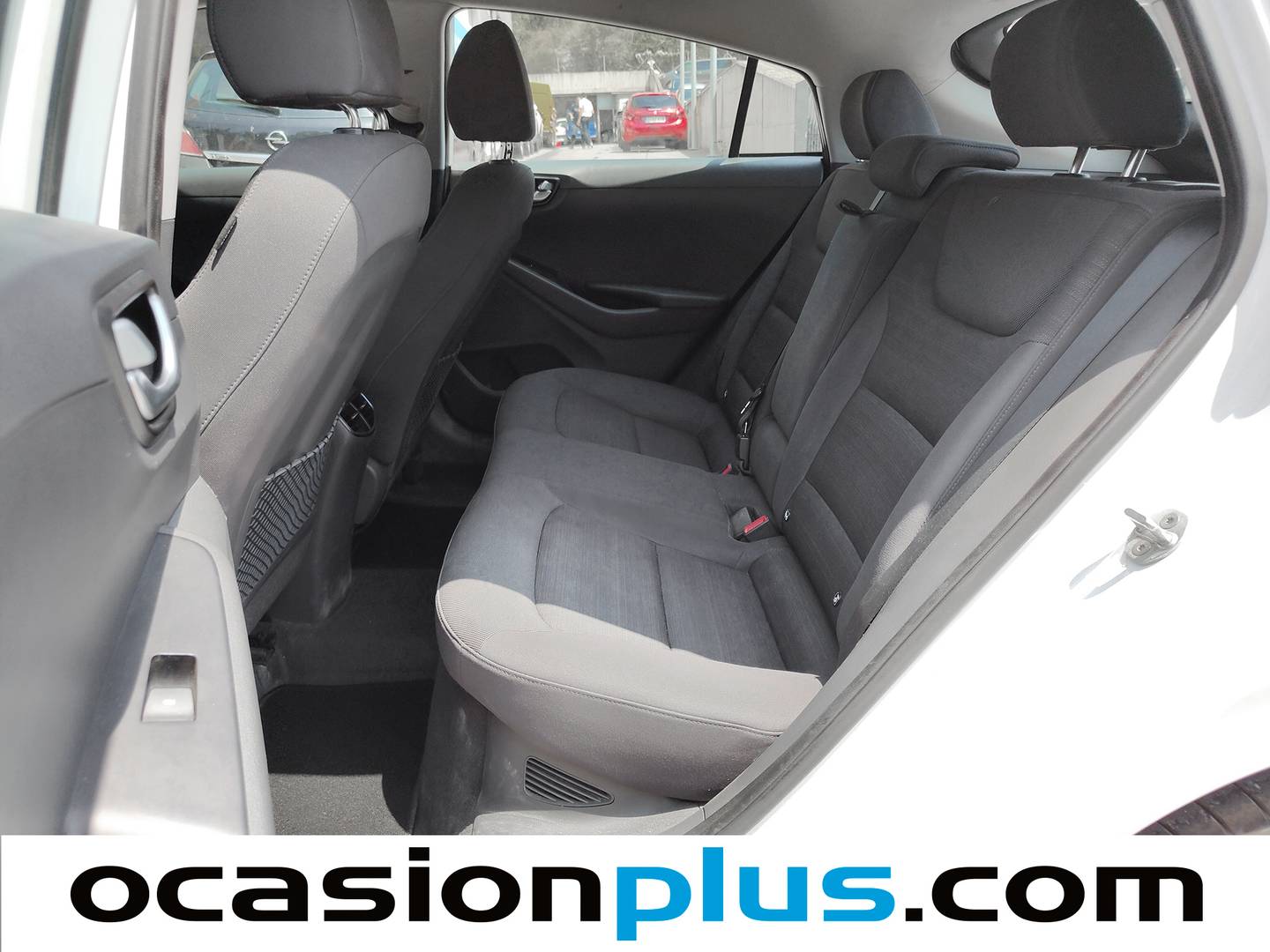 Foto asientos traseros Hyundai IONIQ Hyundai Ioniq 1.6 GDI HEV Tecno DCT (141 CV)