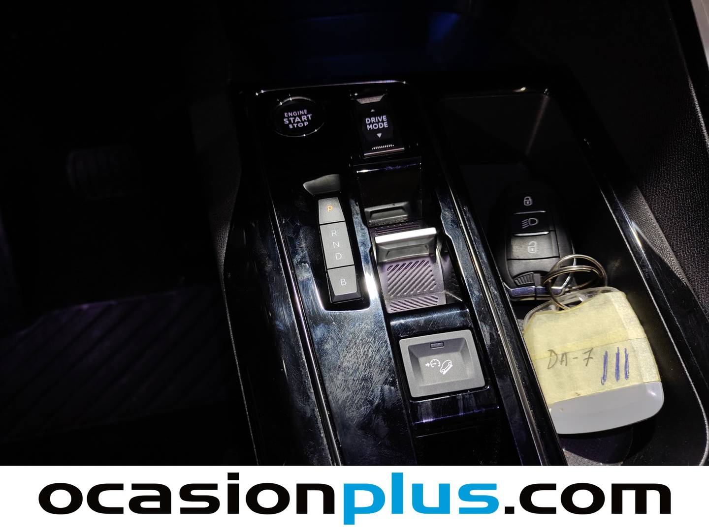 Foto Peugeot 3008 Hybrid Peugeot 3008 Hybrid 300 Allure Pack e-EAT8  (300 CV)