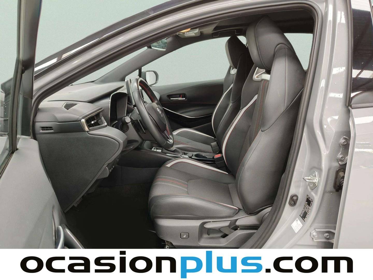 Foto asientos delanteros Toyota Corolla Toyota Corolla 180H GR-SPORT E-CVT (184 CV)