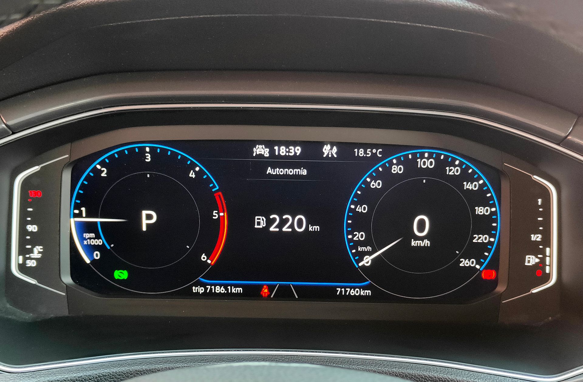 Volkswagen T-Roc Sport 2.0 TDI DSG - foto 23