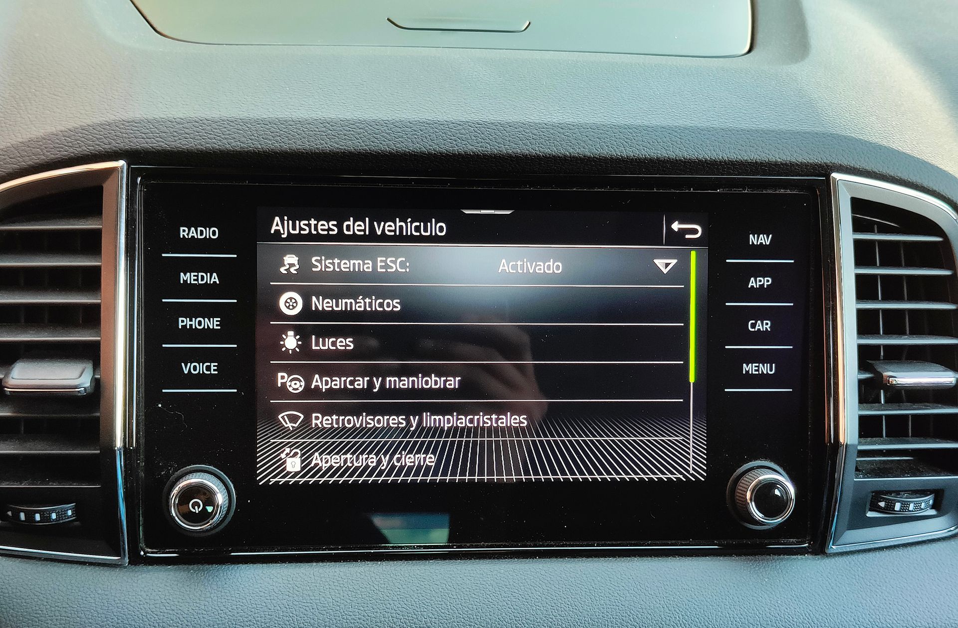 Škoda Karoq 1.5 TSI ACT Ambition DSG - foto 10
