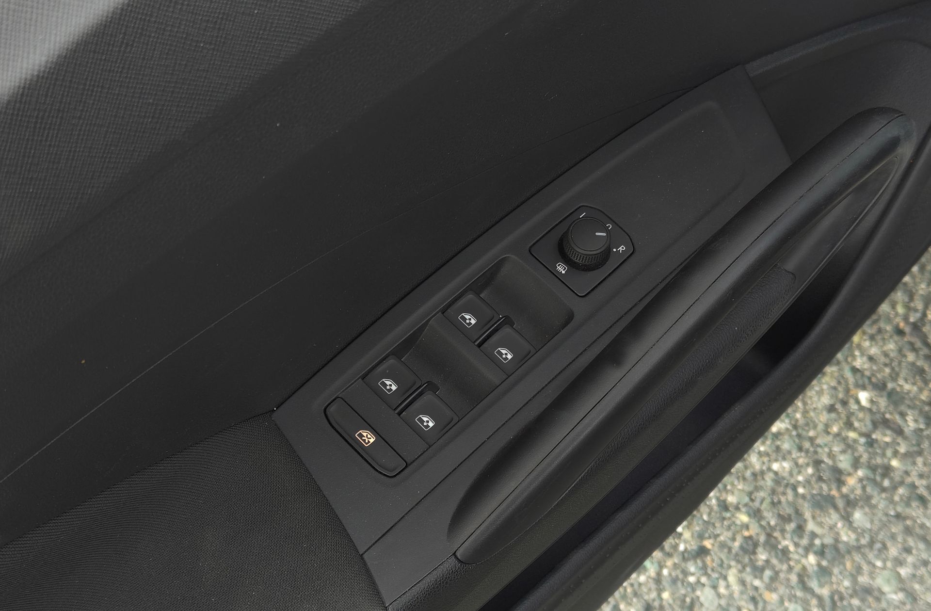 Škoda Fabia 1.0 TSI Selection DSG - foto 35