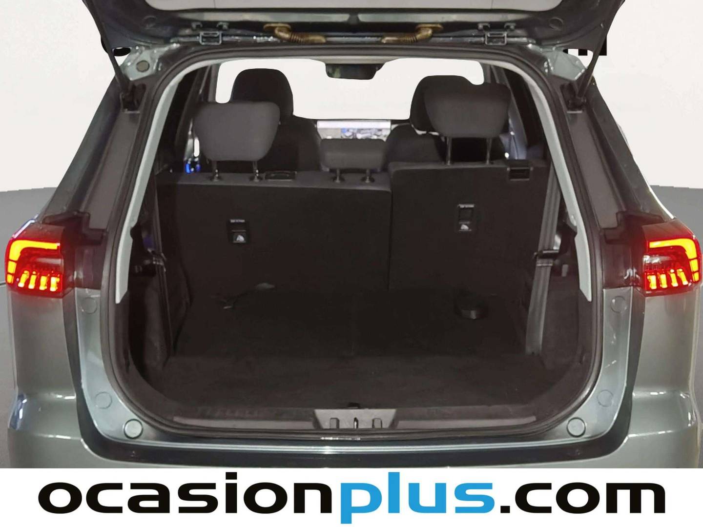 Foto EBRO S800 EBRO S800 1.6 TGDI Premium DCT (147 CV) 7 Plazas siete plazas