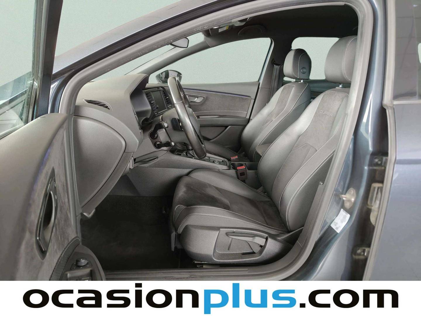 Foto asientos delanteros Seat León ST Seat León ST 2.0 TSI S&S Cupra DSG (290 CV)