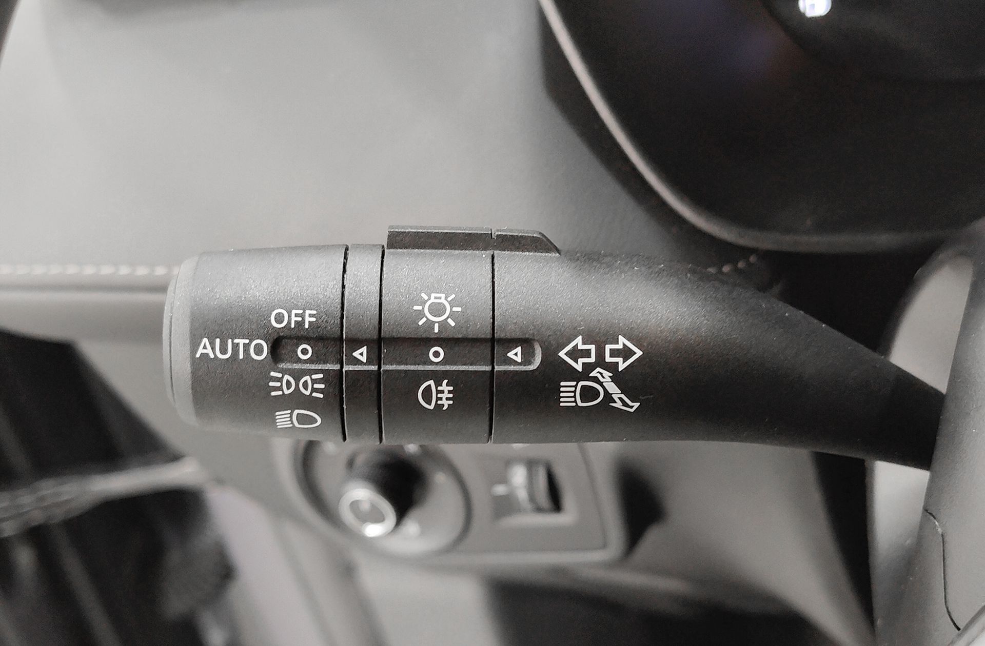 MG ZS 1.5 Hybrid+ Luxury - foto 28