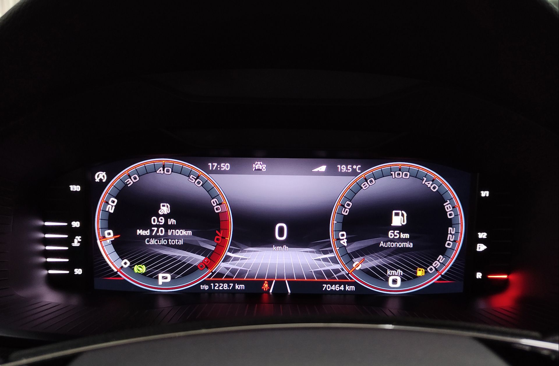Škoda Karoq 1.5 TSI ACT Sportline DSG - foto 24