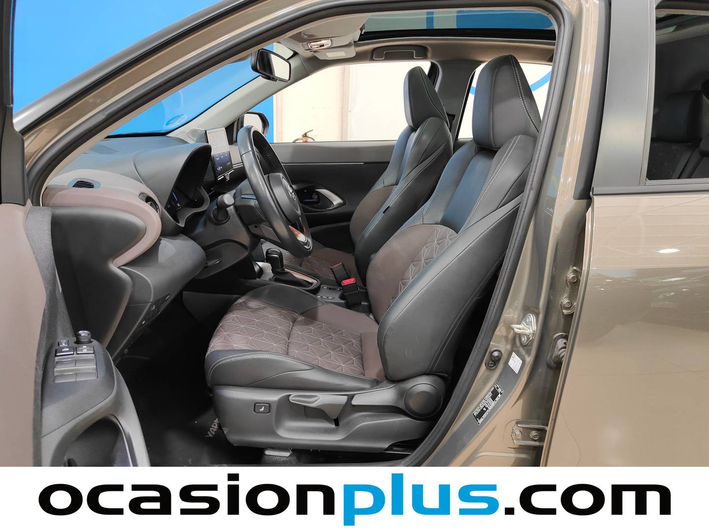 Foto asientos delanteros Toyota Yaris Cross Toyota Yaris Cross 120H Style (116 CV)