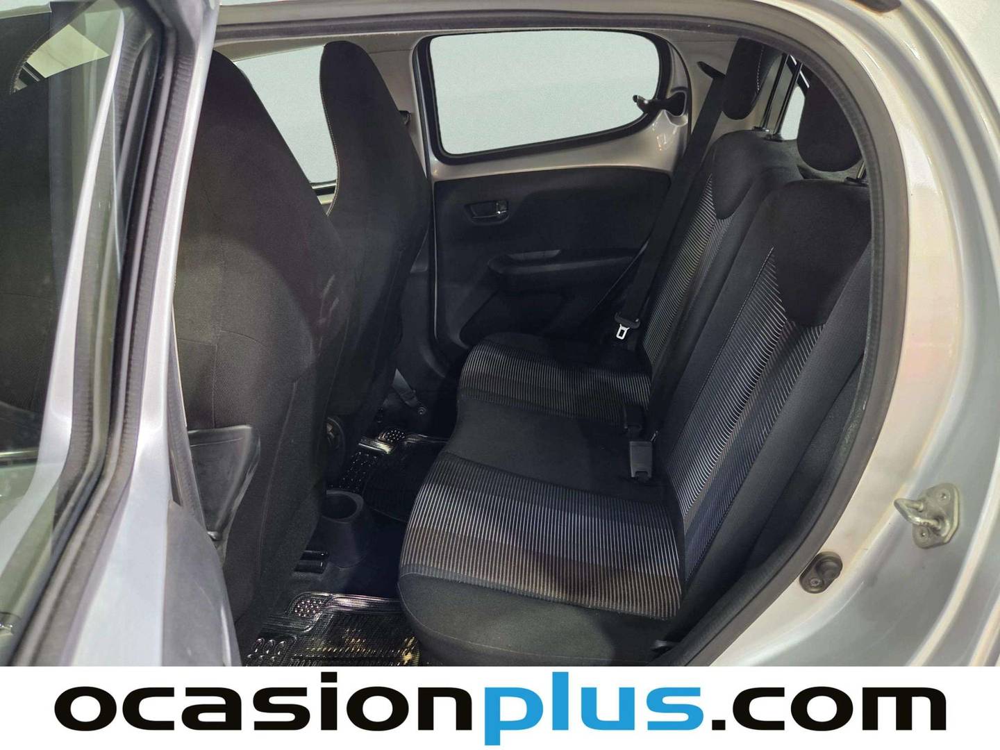 Foto asientos traseros Peugeot 108 Peugeot 108 1.2 PureTech Top! Allure (82 CV)