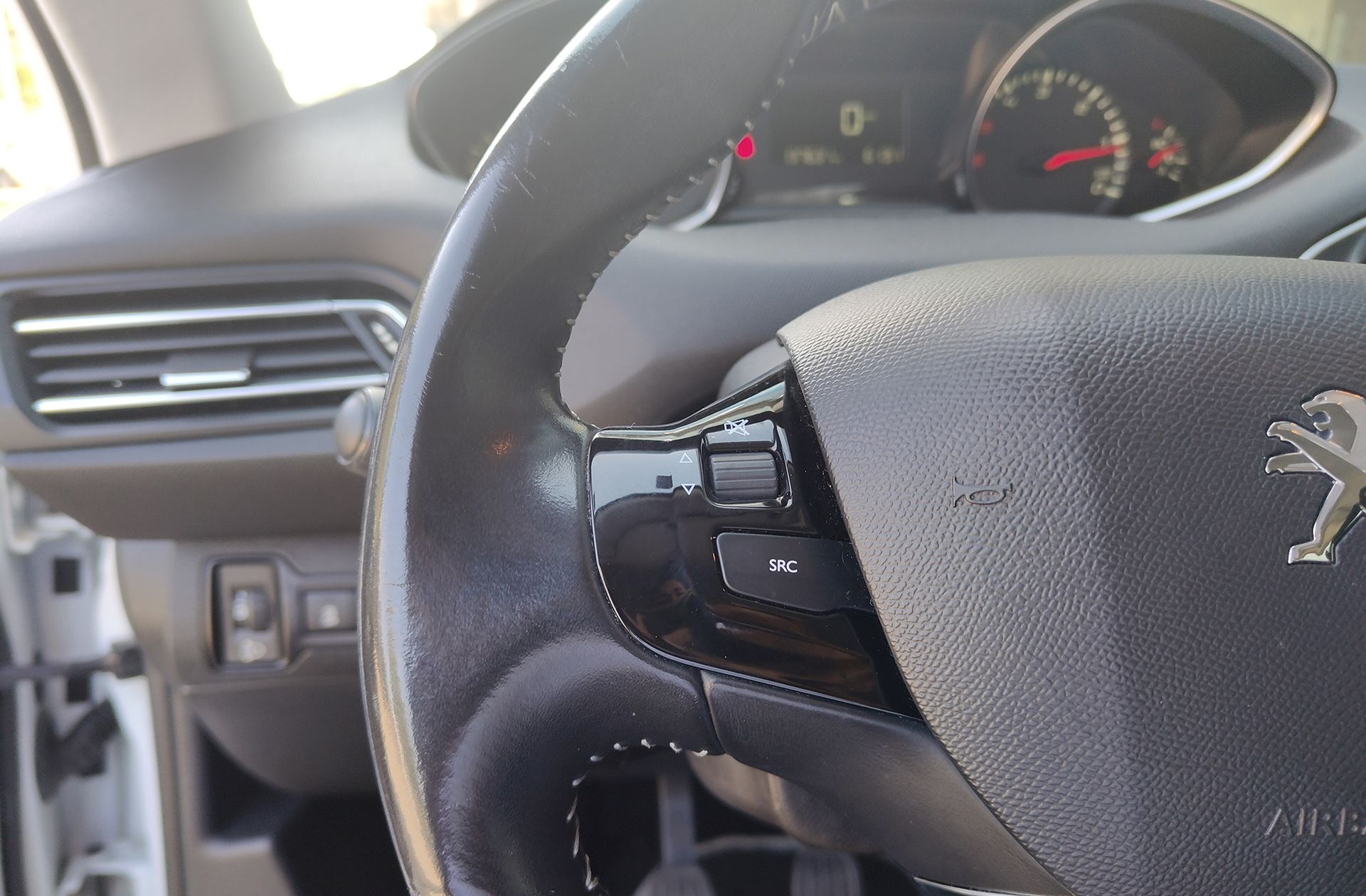 Peugeot 308 1.6 BlueHDi Business Line - foto 23