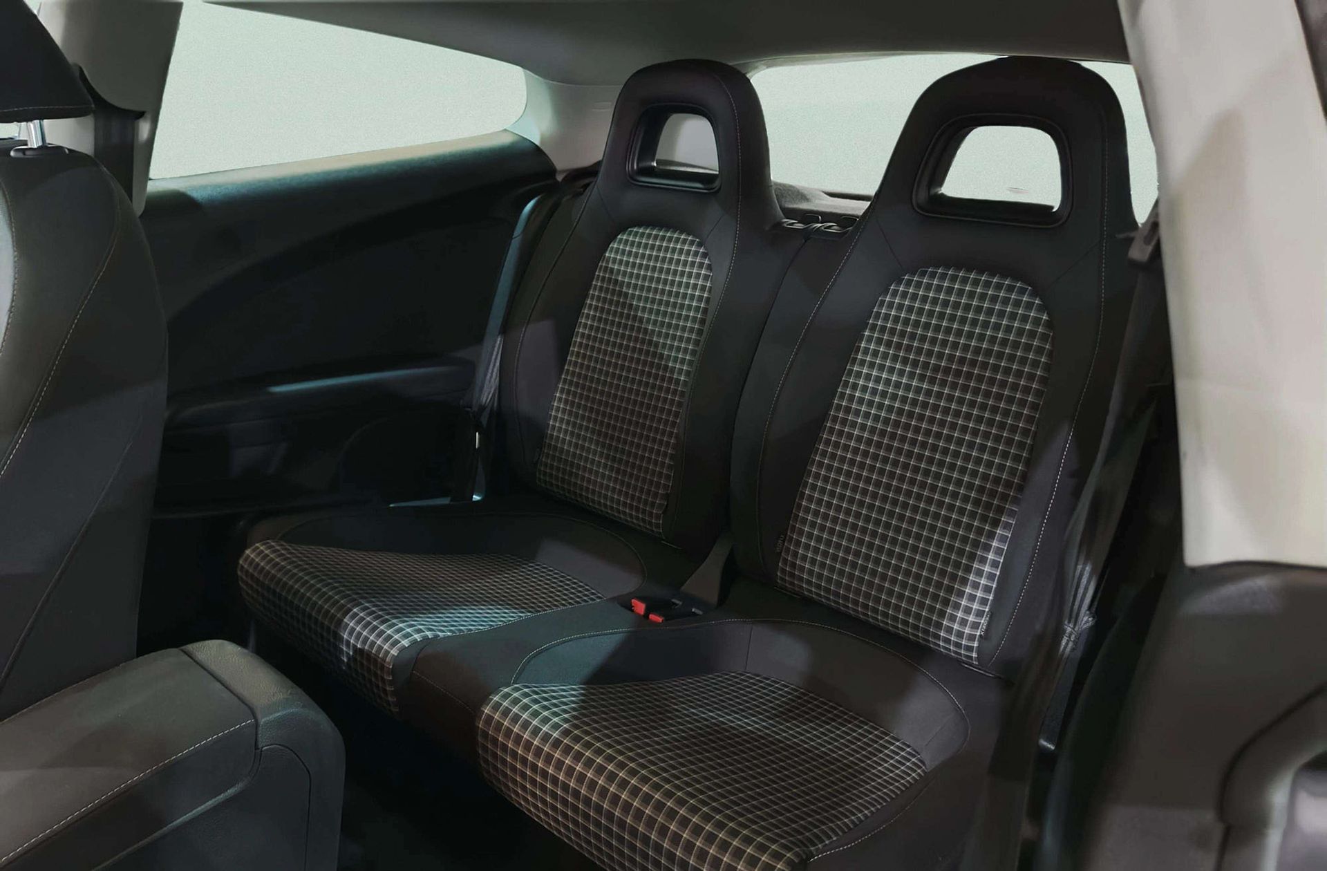 Volkswagen Scirocco by R-Line 1.4 TSI - foto 13